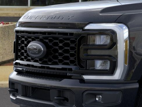 New 2026 Ford F250 Lariat w/ Black Appearance Package image 17