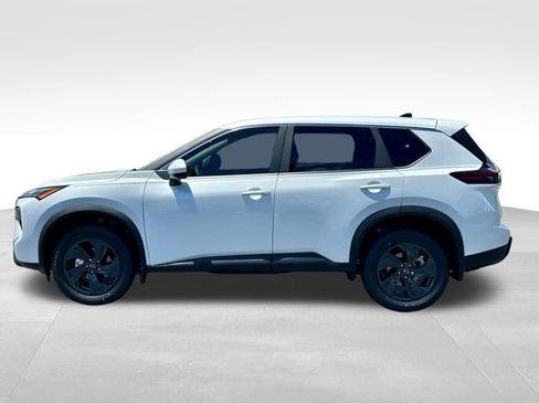 New 2026 Nissan Rogue SV FWD image 9