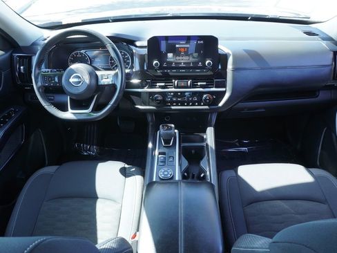 Certified 2025 Nissan Pathfinder SV AWD/4WD image 11