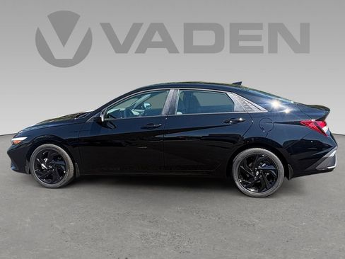 New 2026 Hyundai Elantra Sport FWD image 7