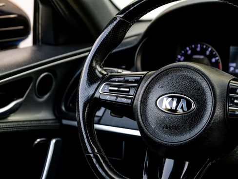 Used 2018 Kia Stinger GT RWD image 24