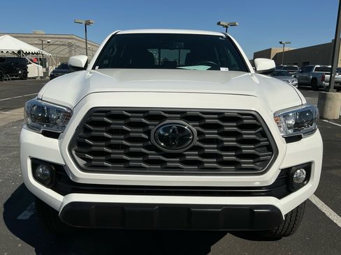 Certified 2023 Toyota Tacoma TRD Off-Road image 23
