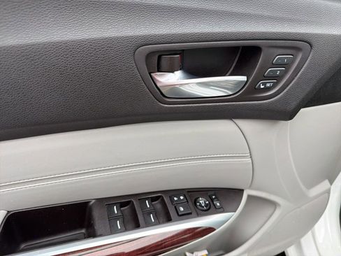 Used 2017 Acura TLX V6 w/ Technology Package image 26