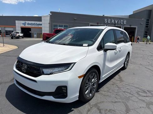 Used 2025 Honda Odyssey Touring image 16