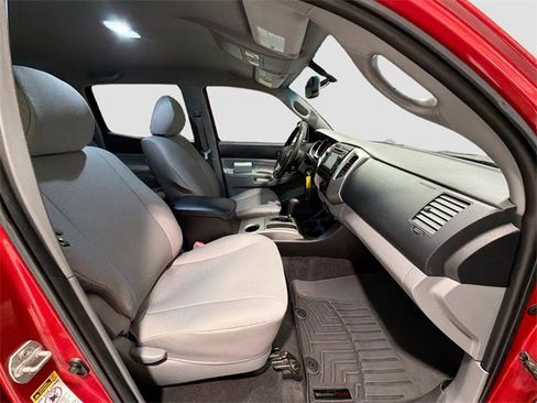 Used 2013 Toyota Tacoma PreRunner image 21