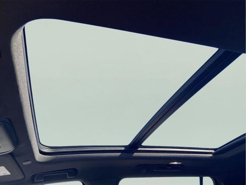 Used 2023 Chevrolet Suburban RST w/ Luxury Package AWD/4WD image 34