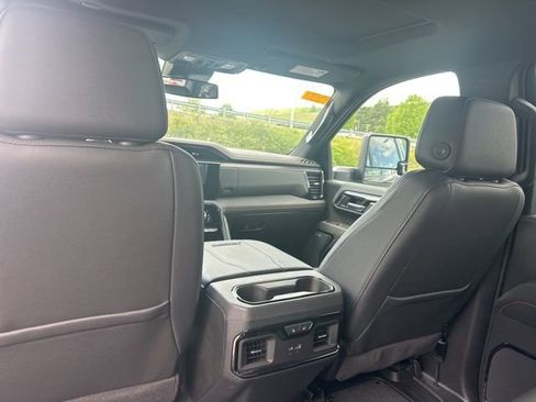 Used 2024 GMC Sierra 2500 AT4 w/ AT4 Preferred Package image 30