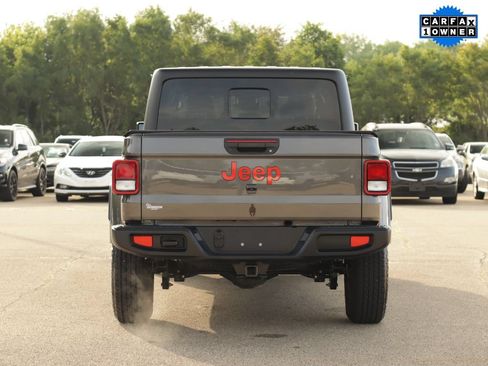 Used 2024 Jeep Gladiator Sport AWD/4WD image 6