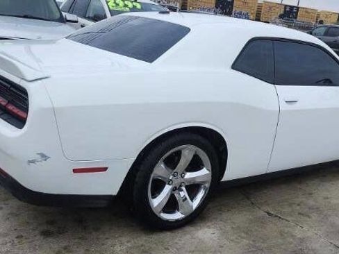 Used 2015 Dodge Challenger SXT w/ Driver Convenience Group image 5