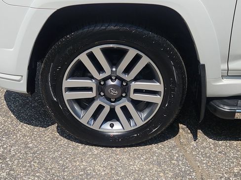 Used 2022 Toyota 4Runner TRD Sport AWD/4WD image 7
