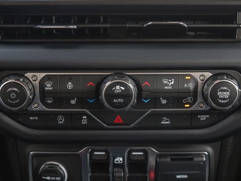 New 2025 Jeep Wrangler Sahara w/ Technology Group image 18