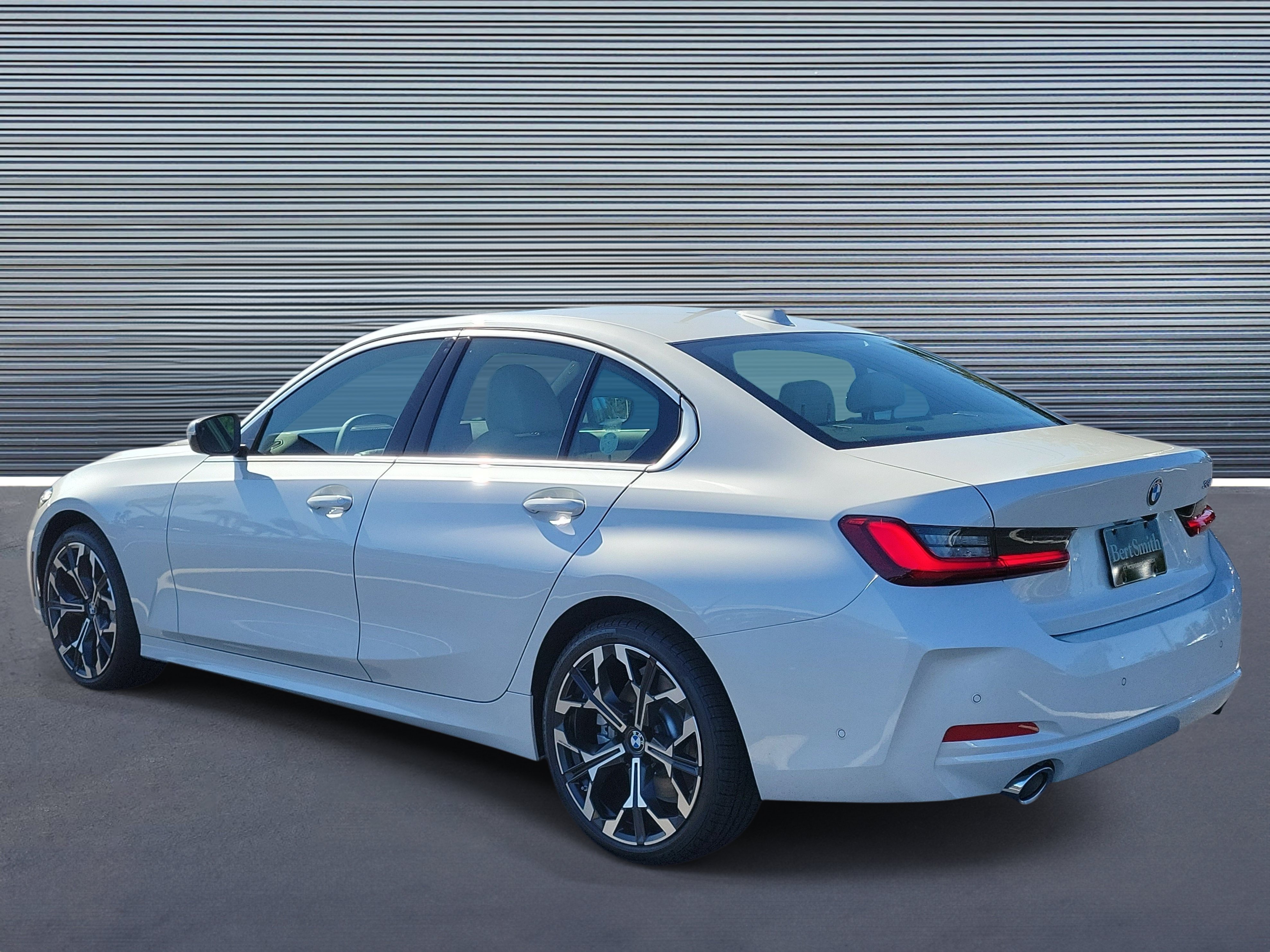 New 2026 BMW 330i Sedan w/ Convenience Package RWD image 4