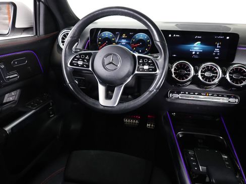 Used 2022 Mercedes-Benz GLB 250 4MATIC image 42