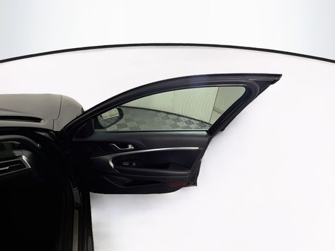 Used 2026 Genesis G70 2.5T RWD image 31
