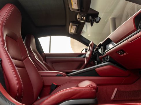 Certified 2021 Porsche 911 Carrera RWD image 32