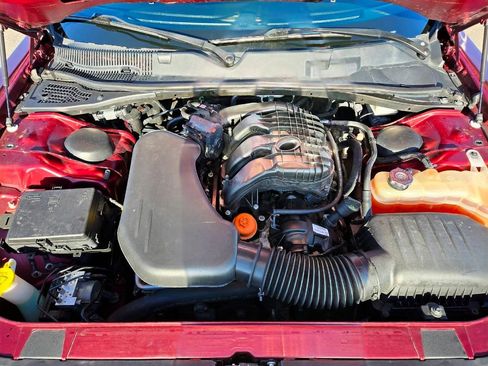 Used 2017 Dodge Challenger SXT image 17