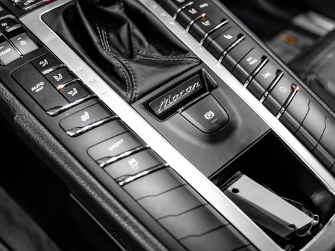 Used 2018 Porsche Macan S image 20