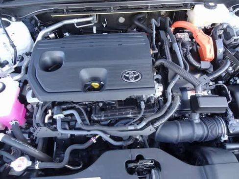 Used 2024 Toyota Crown XLE image 39