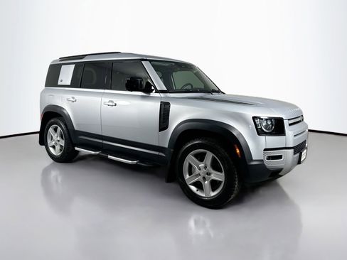 Certified 2022 Land Rover Defender 110 SE image 3