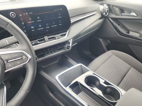 Used 2025 Chevrolet Equinox LT w/ Safety and Technology Package image 41