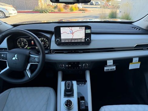 New 2025 Mitsubishi Outlander SEL AWD/4WD image 13