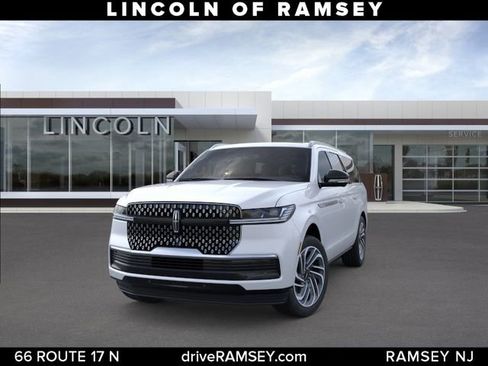 New 2026 Lincoln Navigator L Reserve AWD/4WD image 2