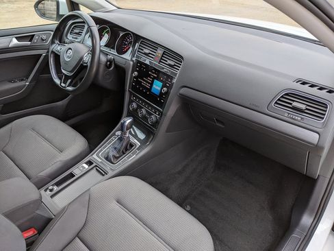 Used 2019 Volkswagen e-Golf SE w/ Driver Assistance Package image 20