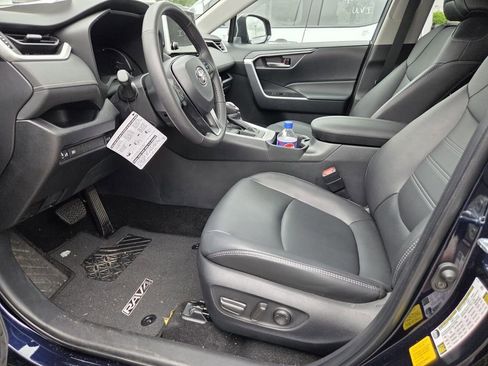 Used 2025 Toyota RAV4 XLE Premium FWD image 3