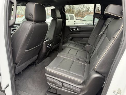 Used 2021 GMC Yukon XL SLT AWD/4WD image 9