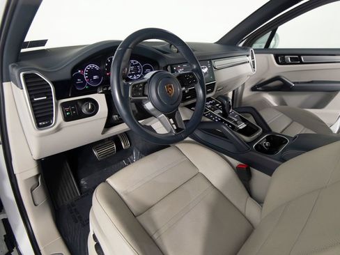 Certified 2023 Porsche Cayenne S Platinum AWD/4WD image 9