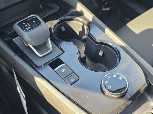 New 2025 Nissan Rogue SV w/ SV Premium Package image 18