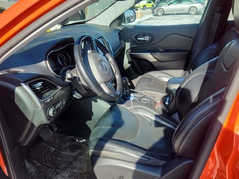 Used 2021 Jeep Cherokee Latitude Lux w/ Comfort/Convenience Group image 4