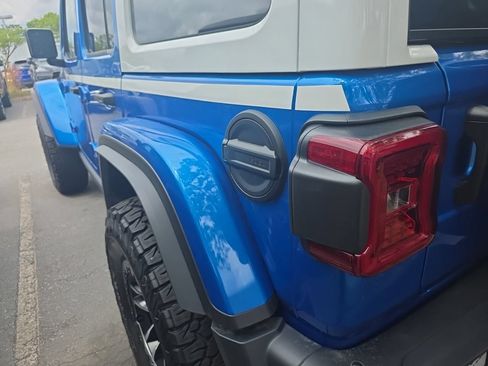 New 2026 Jeep Wrangler Unlimited Rubicon AWD/4WD image 24