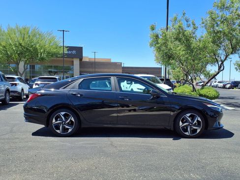 Certified 2023 Hyundai Elantra Limited FWD image 7