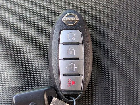 Certified 2022 Nissan Frontier SV image 30