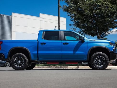 Used 2025 Chevrolet Silverado 1500 ZR2 w/ Technology Package AWD/4WD image 8