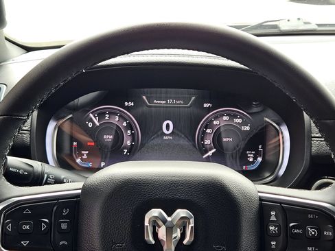 Used 2025 RAM 1500 Laramie AWD/4WD image 17