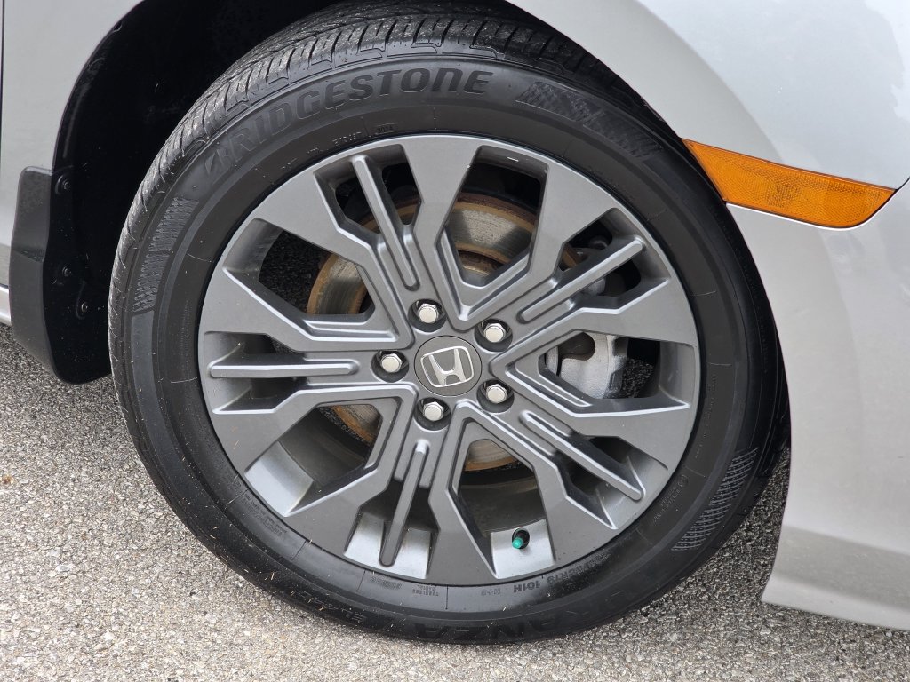 Used 2025 Honda Odyssey Touring image 12
