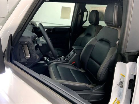 New 2025 Ford Bronco Outer Banks image 8