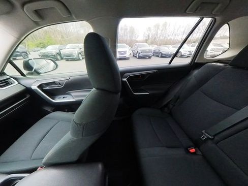 Used 2019 Toyota RAV4 LE image 31
