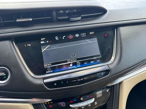 Used 2018 Cadillac XT5 Luxury w/ Driver Awareness Package image 15