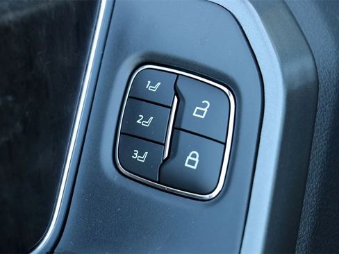 New 2026 Ford F250 Lariat w/ Black Appearance Package image 18