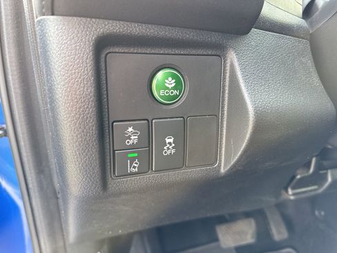 Used 2021 Honda HR-V EX image 16