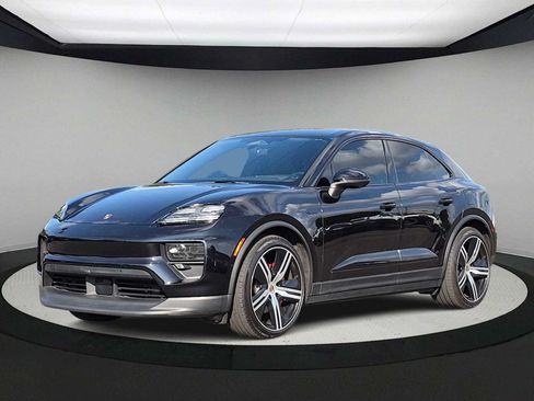 Used 2025 Porsche Macan 4S Electric AWD/4WD image 4
