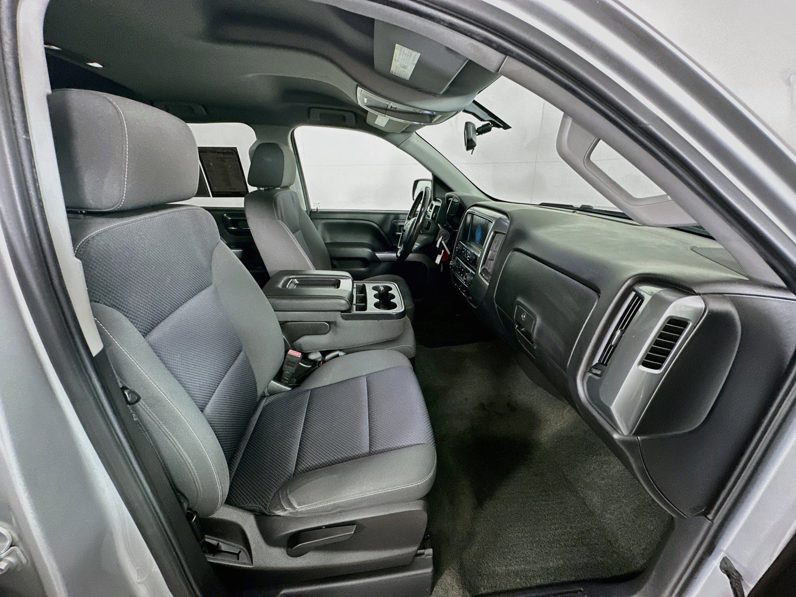 Used 2018 Chevrolet Silverado 1500 LT AWD/4WD image 26