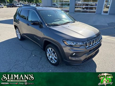 Used 2022 Jeep Compass Latitude AWD/4WD image 1