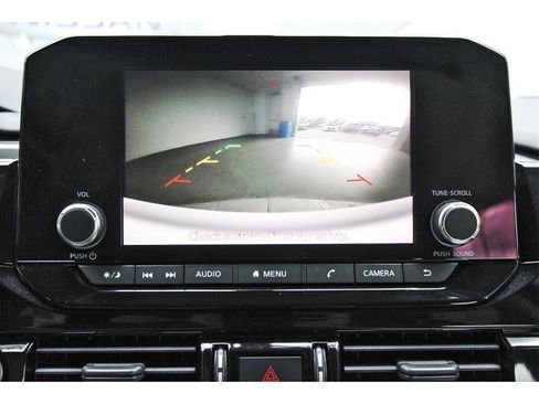 Used 2022 Nissan Pathfinder SV image 21