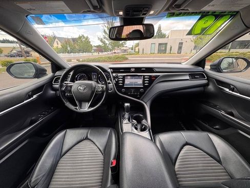 Used 2019 Toyota Camry SE w/ Convenience Package FWD image 13