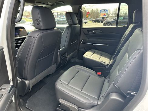 New 2026 Chevrolet Traverse LT image 11