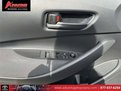 Used 2022 Toyota Corolla LE image 22